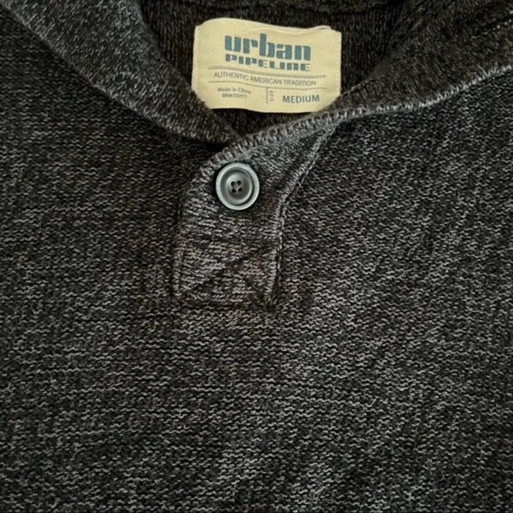Urban Pipeline Mens Size Medium Knit Style Sweater 3/4 Button Collar